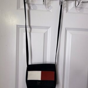 Tommy Hilfiger Crossbody Small Purse Navy Blue Red White Square Silver Lining